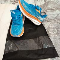 Scarpe da corsa celesti