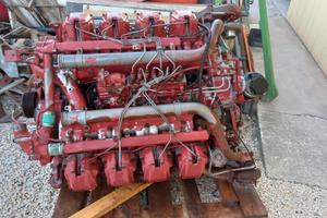 Motore iveco 8 cilindri a V turbo