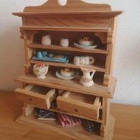 mobiletto credenza in legno per casa bambole 