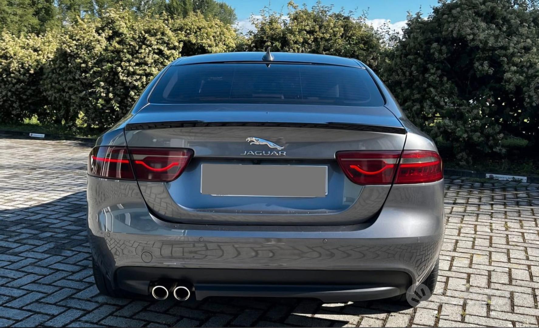 Jaguar Xe 2015 photo 4
