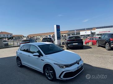 Volkswagen Golf 1.5 eTSi DSG R-Line /NO VINCOLI/SE