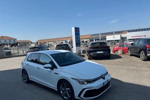Volkswagen Golf 1.5 eTSi DSG R-Line /NO VINCOLI/SE