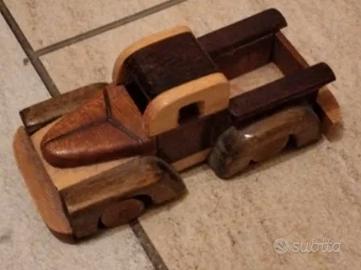 soprammobile pick up di legno 