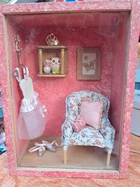 vetrinetta con miniatura