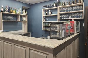 Locale fronte mare a Sperlonga