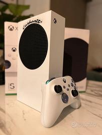 Xbox sere S + base di ricarica in omaggio