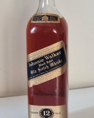 Bottiglia vintage di Johnnie Walker Black Label