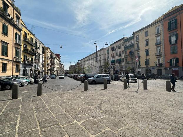 DEPOSITO A NAPOLI