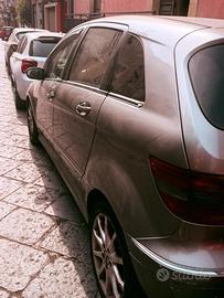 Mercedes class b180