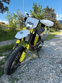 Husqvarna 701 Supermoto A2