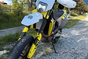 Husqvarna 701 Supermoto A2