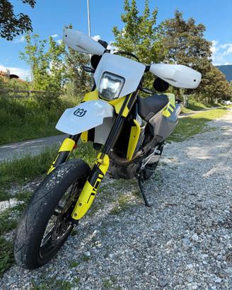 Husqvarna 701 Supermoto A2