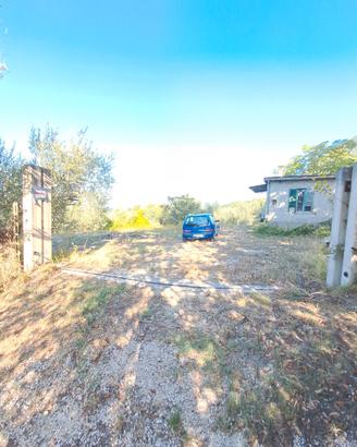 terreno  con rustico accatastato  per 44 mq