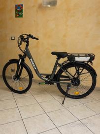 Bici con pedalata assistita
