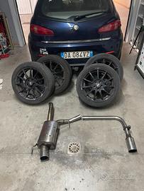 Scarico duplex e cerchi da 17 con gomme