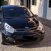 Kia Rio 2013 con gancio traino