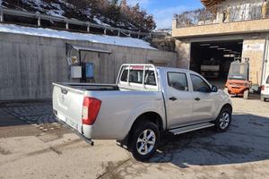 Nissan navara 2500