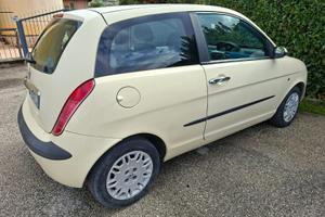 Lancia y anno 2005 benzina