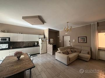 Appartamento ristrutturato zona villa-smcv