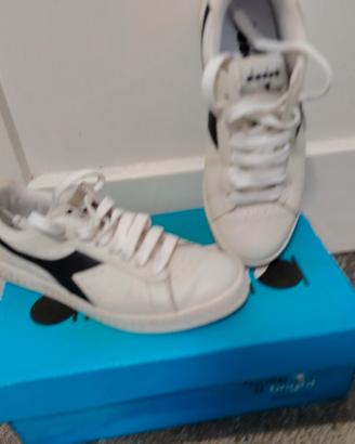 sneaker diadora in vera pelle con baffo blu