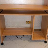 Scrivania / tavolo porta PC