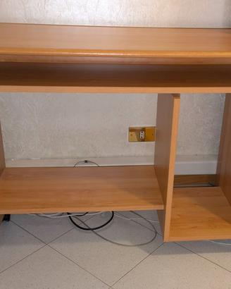 Scrivania / tavolo porta PC