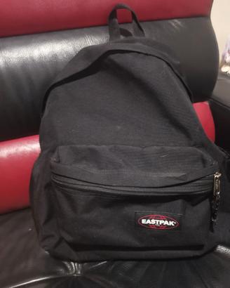 Zaino Eastpak nero, modello classico