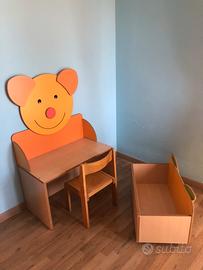 Panca utile come  contenitore e come banco scuola