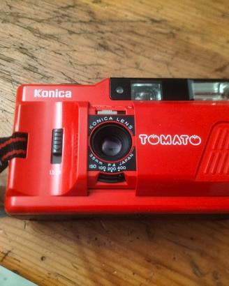macchina fotografica konica tomato