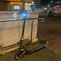 ninebot g30 monopattino elettrico