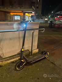 ninebot g30 monopattino elettrico