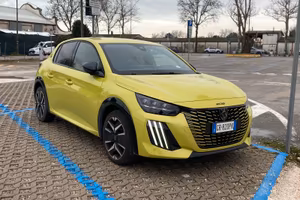 Peugeot 208 GT 1.2 PureTech 100 CV S&S