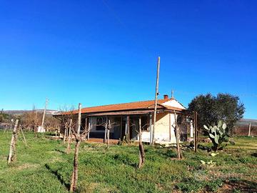 Casa Indipendente con terreno - C.da Roseto