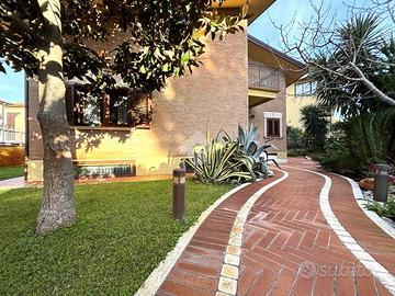 VILLA SINGOLA A PINETO