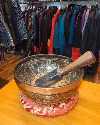 Campana Tibetana decorata con Buddha e Mantra