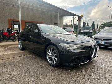Alfa Romeo Giulia 2.2 Turbodiesel 210 CV AT8 AWD Q