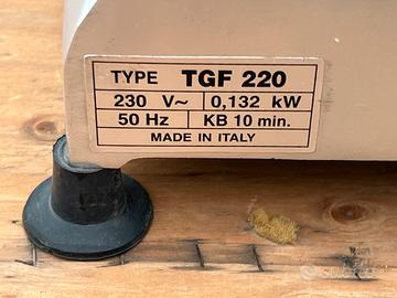 AFFETTATRICE TYPE TGF 220