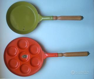 2 Padelle smaltate manico in legno