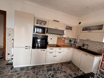 Cucina completa di tutto