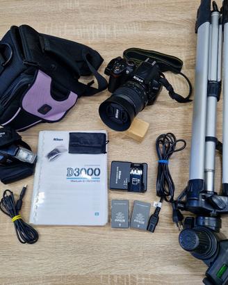 Nikon D3000 fotocamera Reflex con obiettivo 18-55