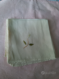 3 tovaglioli ricamati in lino