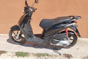 Piaggio Liberty 125 S Black con ABS