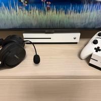 Xbox One + 2 controller e cuffie