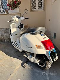 Vespa 300 gts