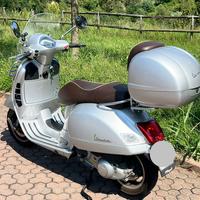 Vespa GTS 300 70^ Anniversario