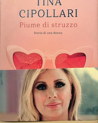 Tina Cipollari si racconta in piume struzzo