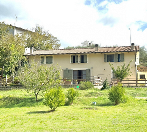 Casa sul Fiume Umbria - 7 Posti - Giardino - 2 Pos