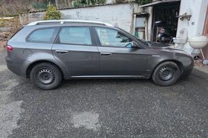 Privato vende Alfa 159