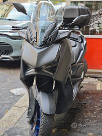 YAMAHA XMAX 300