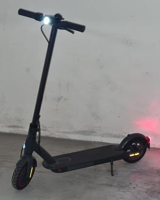 monopattino XIAOMI  MI electric Scooter Pro 2